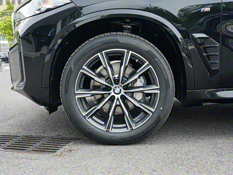 2025 xDrive 30Li M˶ҹװ