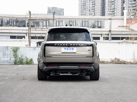 2026�� 3.0 L6 400PS SE�����