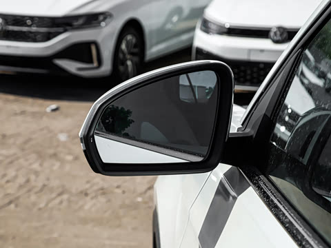 2026�� ���� 300TSI �����