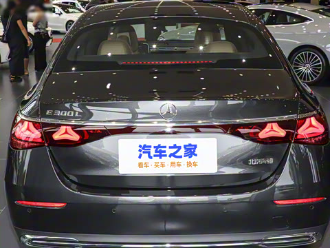 2025�� �Ŀ� E 300 L ������