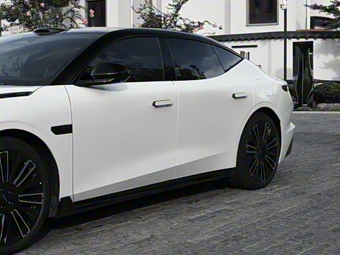 2025�� 240����Ultra