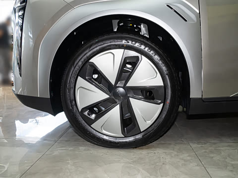 2025�� Plus 430 ������