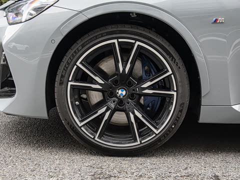 2026�� M240i xDrive