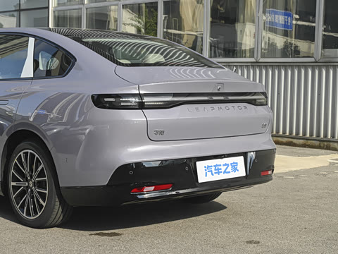 2027�� 590������