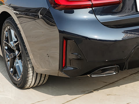 2026�� 330i M�˶���ҹ��װ