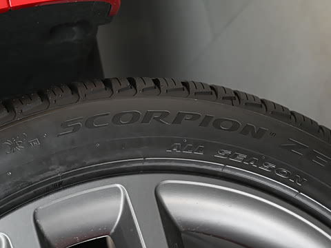 2025�� 400PS Dynamic SE