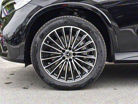 2025�� �Ŀ� GLC 300 4MATIC ����SUV