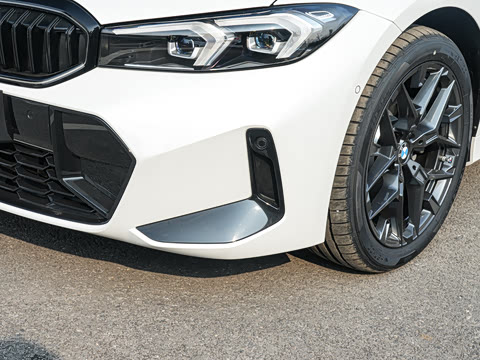 2026�� 330i M�˶���ҹ��װ