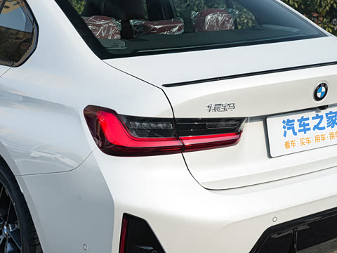 2026�� 330i M�˶���ҹ��װ