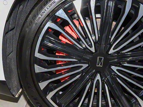 2025�� �Ŀ� Max���̰�