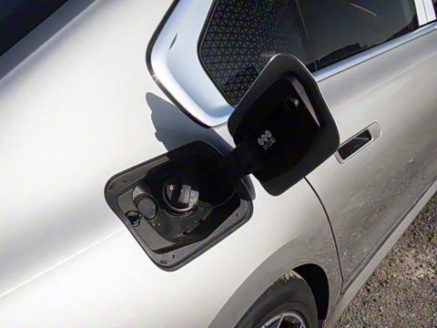 2026�� 735Li ������װ