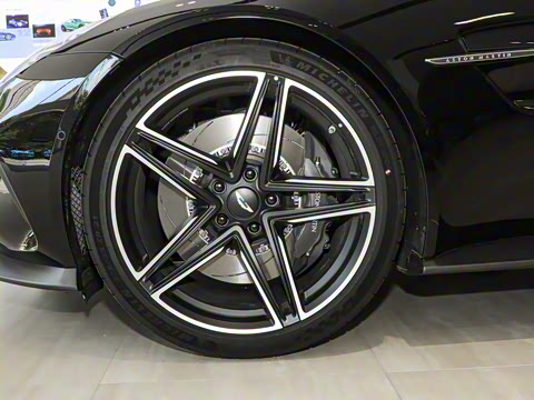 2024�� 4.0T V8 Coupe