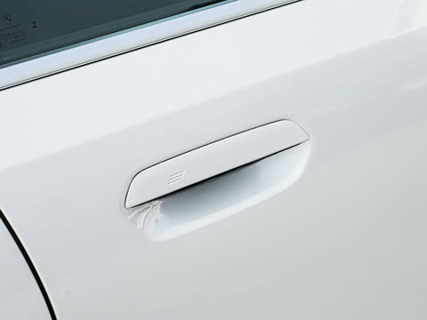 2026�� �Ŀ� 525Li M�˶���װ