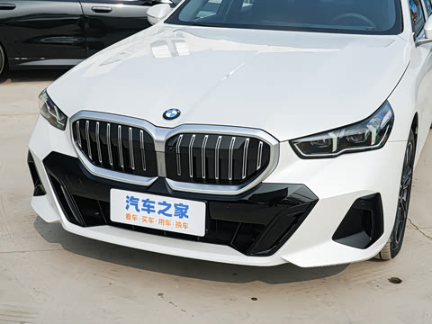2026�� �Ŀ� 525Li M�˶���װ