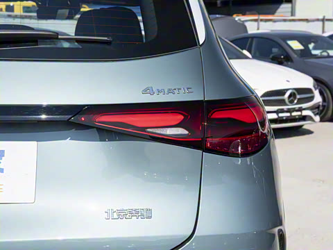 2026�� GLC 300 L 4MATIC ������ 5��