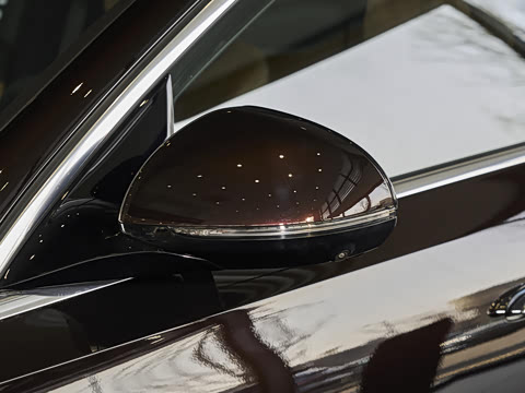 2026�� E 300 L ������