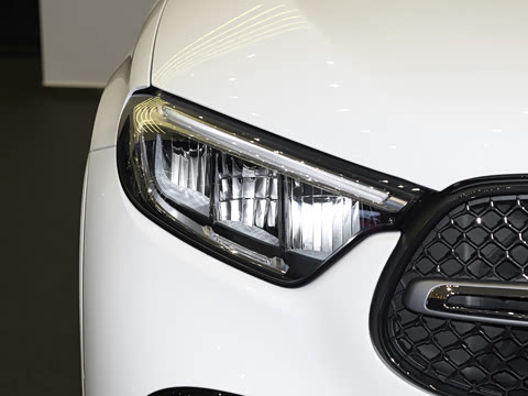 2026�� GLC 260 L 4MATIC ������