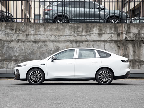 2027�� 670������
