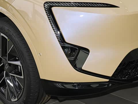 2025�� �Ŀ� Max ���̰�