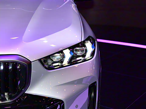 2025�� xDrive 40Li ������M�˶���ҹ��װ