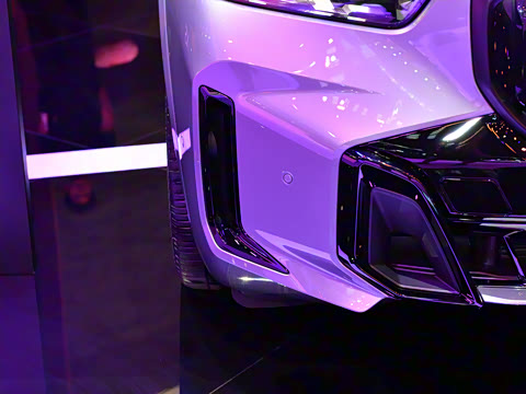 2025�� xDrive 40Li ������M�˶���ҹ��װ