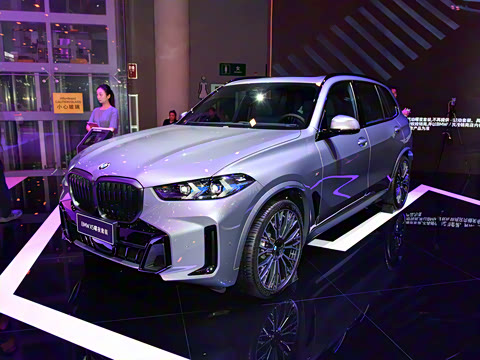 2025�� xDrive 40Li ������M�˶���ҹ��װ