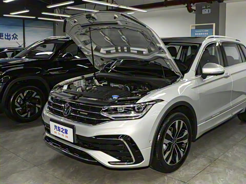 2025�� ���ڿ� 330TSI �Զ�����R-Line��ҫ��