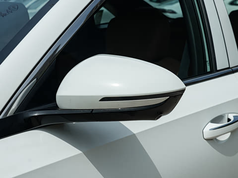 2026�� EM-i 235km ̽��+��