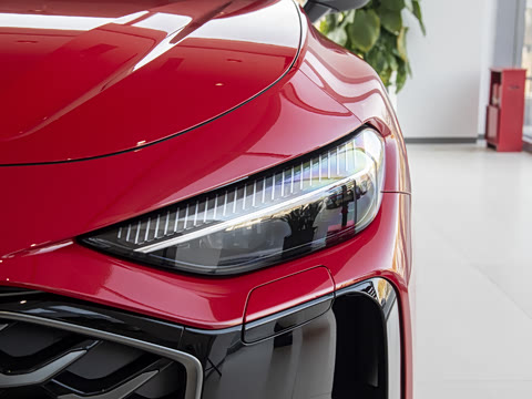 2026�� TFSI quattro 150kW �����޶���