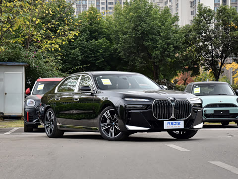 2026�� 740Li ������ M�˶���װ