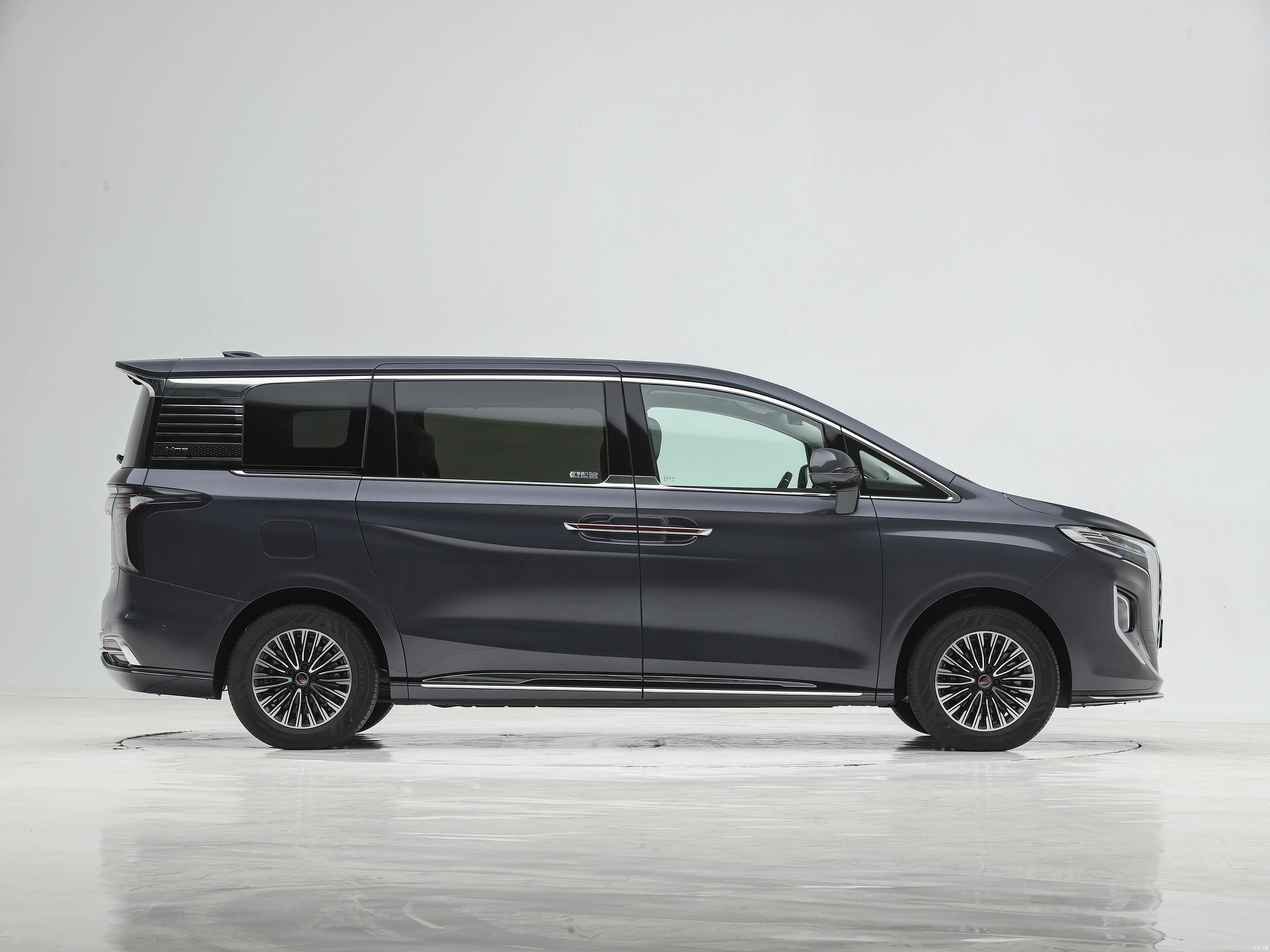 Hongqi HQ9 PHEV, миниатюра 8