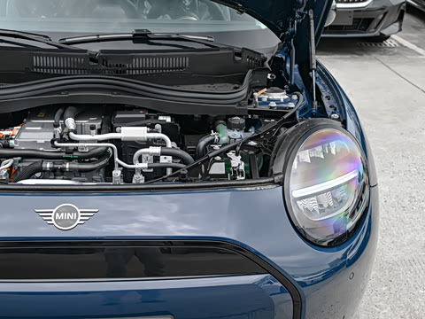 2026�� 466km COOPER E ������