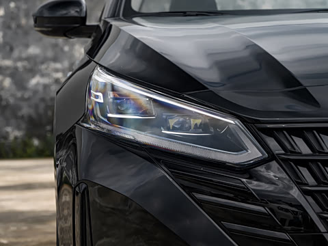 2025�� 2.0L SV �ڽ��