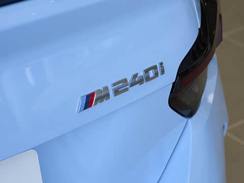 2026�� M240i xDrive