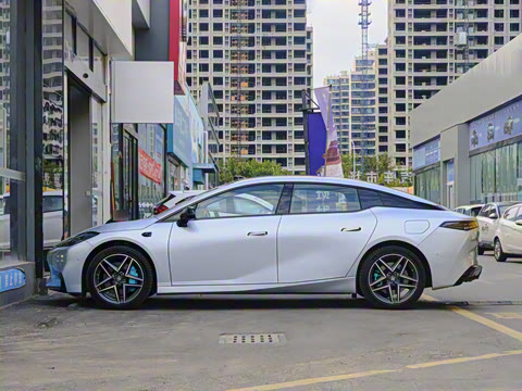 2025�� 710 Max��