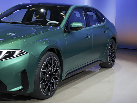 2027�� 40L
