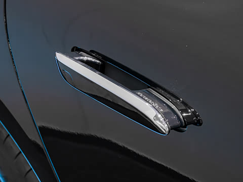 2025�� 500 4MATIC