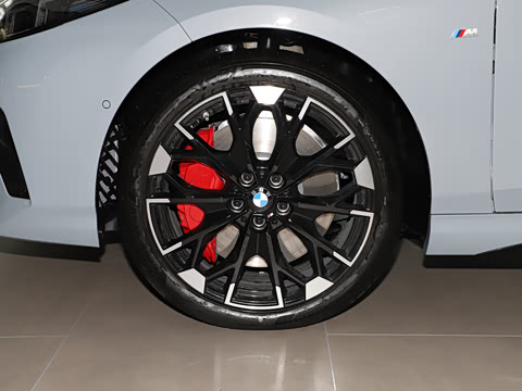 2026�� M235L