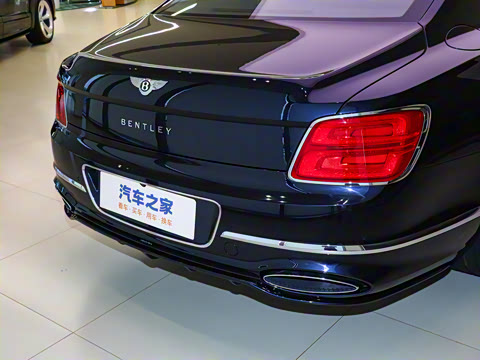 2026�� 4.0T V8 Mulliner