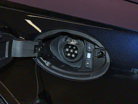 2026�� 4.0T V8 Mulliner