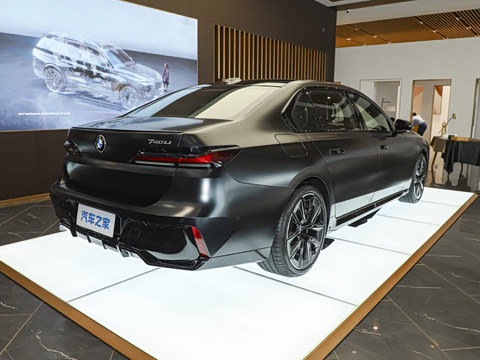 2026�� 740Li ��Ӱ��ذ� M���ܰ��˶���װ