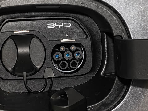 2026�� DM-i 220KM׿Խ��