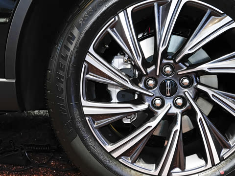 2024�� 3.0T V6 �������Ű� ����
