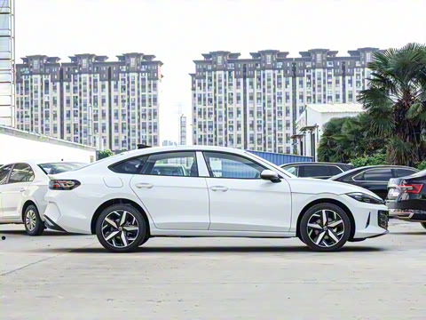 2026�� ���L 300TSI ����