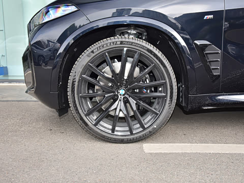 2026�� �Ŀ� xDrive 40Li ������M�˶���ҹ��װ