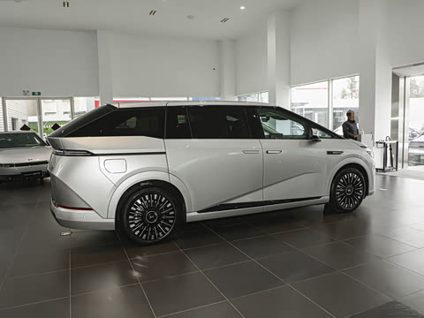 2026�� ���� 750 Ultra