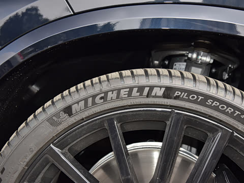 2026�� �Ŀ� xDrive 40Li ������M�˶���ҹ��װ