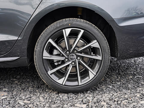 2026�� 200���������� 40 TFSI ����������