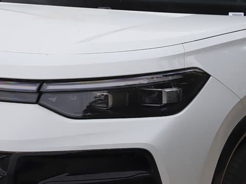 2026�� �Ŀ� ̽��L 300TSI ������Ӣ