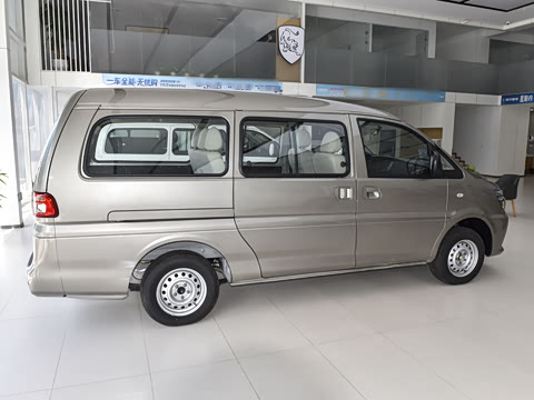 2025�� M5 1.6L ��׼��5��CNG